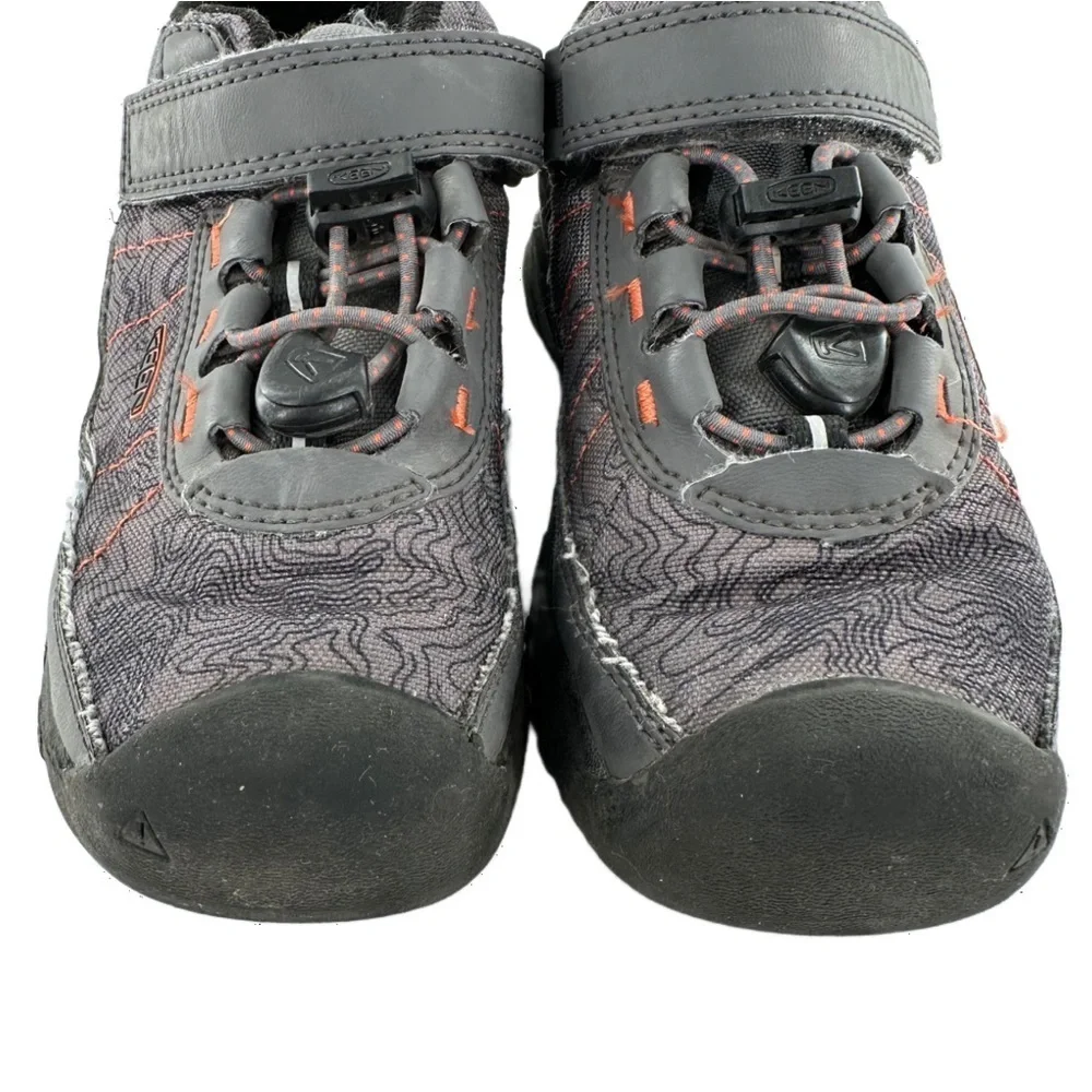 Keen boys boots size 10 outdoor reflective gray walking hiking gorpcore